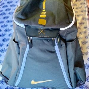 NEW Nike Elite Quad Zip System Basketball Bag